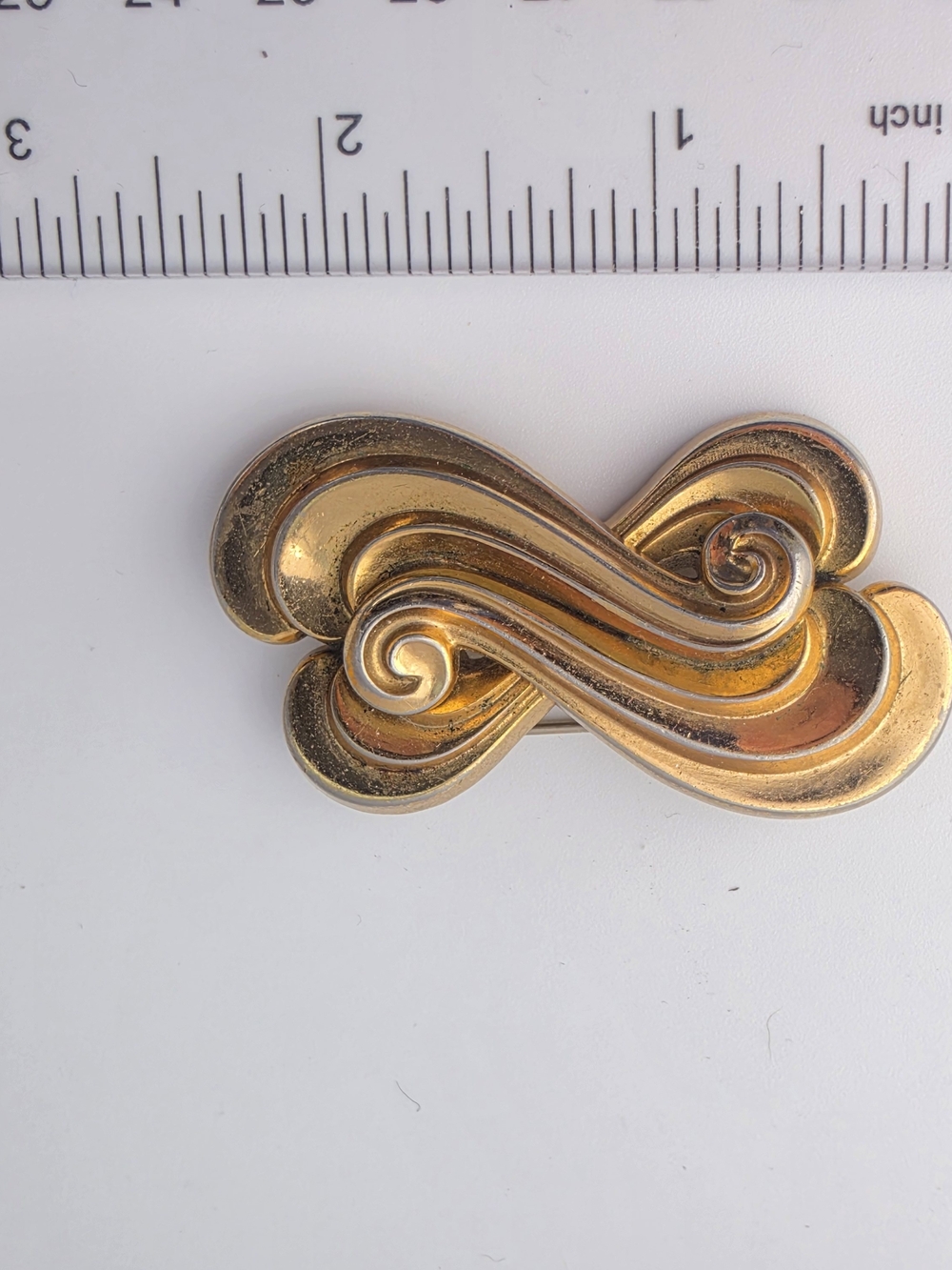 Vintage Pegasus Coro Gold Dimensional Swirl Pin Brooch